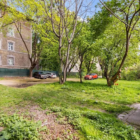 Garden Apartman - With Parking