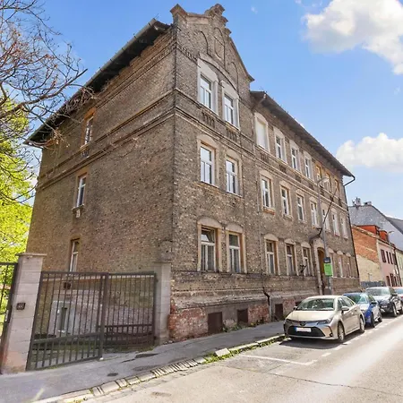 Garden Apartman - With Parking