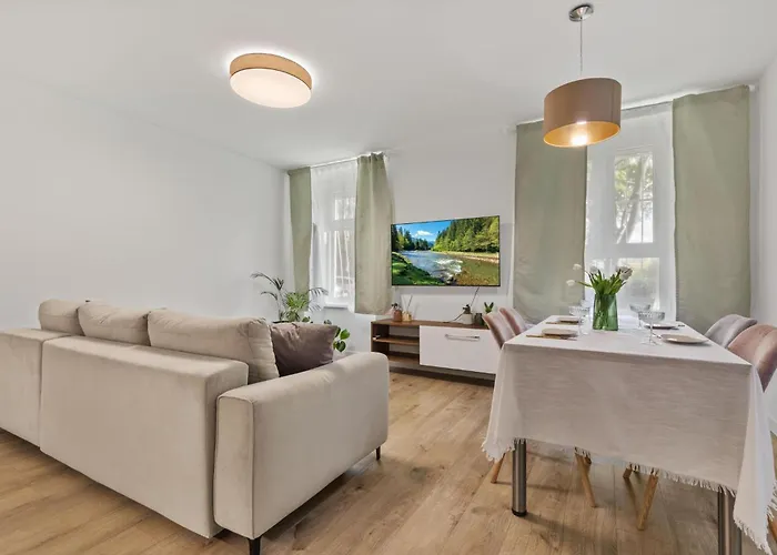 Garden Apartman - With Parking شقة براتسيلافا